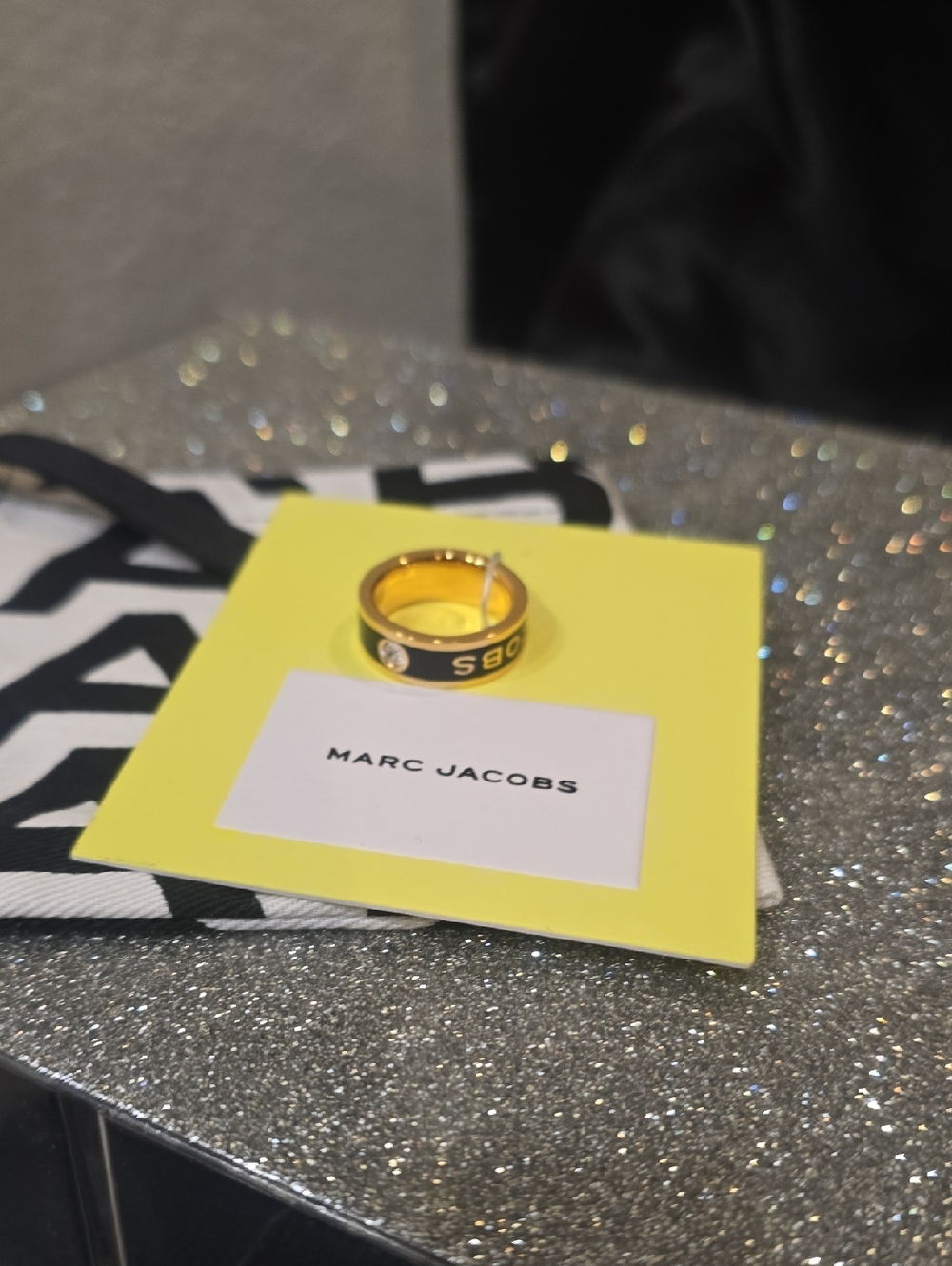 Marc Jacobs The Medallion Ring - Picture 9 of 10